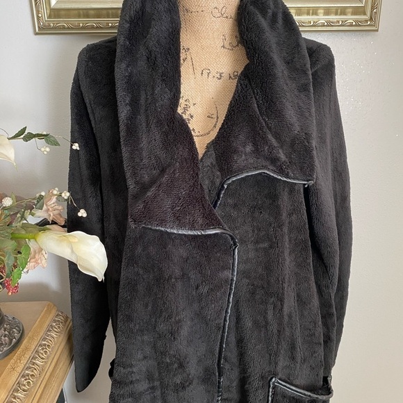 SOFT Black Jacket no buttons - Picture 2 of 7